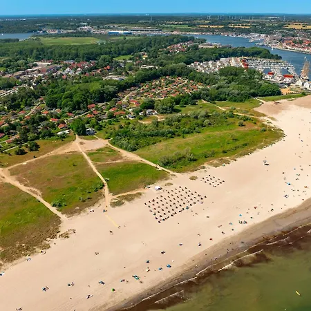 Strandblick - Dorf 1 07 * Priwall