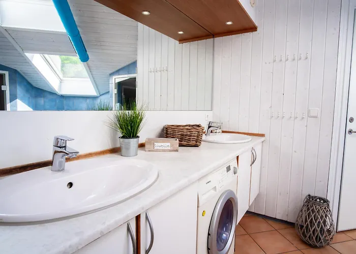 Strandblick - Dorf 1 07 *